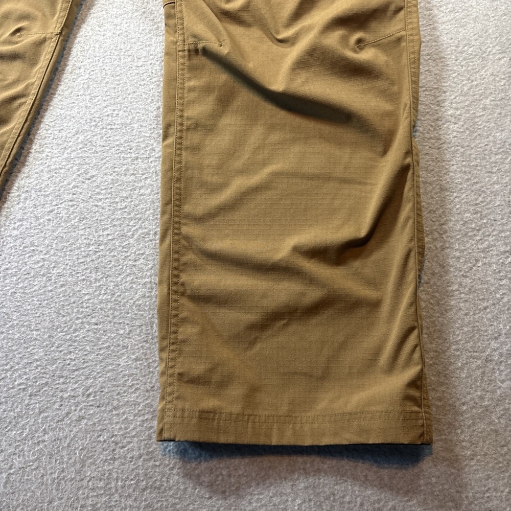 Under Armor Men's Khaki Tactical Cargo Pants 42x32 Hiking Work Excellent - Picture 4 of 15